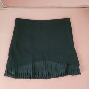 Black pleated mini skirt